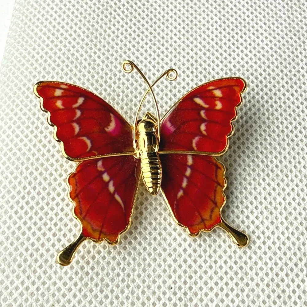 Vintage Brooch Lot 2‎ Butterfly Red Enamel Dragonfly Faux Pearl Gold Tone Pins